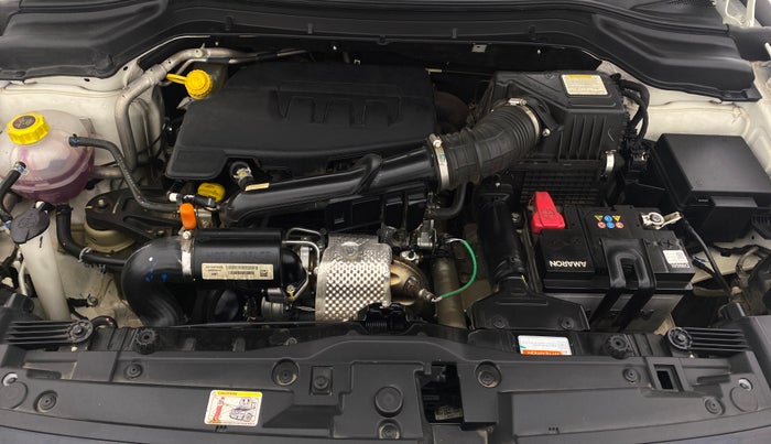 2022 Mahindra XUV300 W8 (O) AT, Petrol, Automatic, 20,094 km, Open Bonet