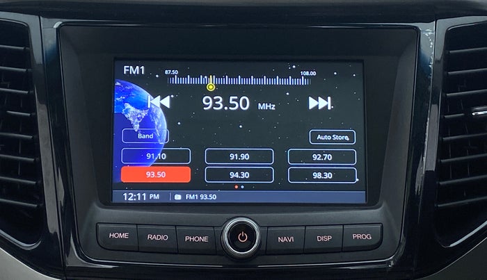 2022 Mahindra XUV300 W8 (O) AT, Petrol, Automatic, 20,094 km, Infotainment System