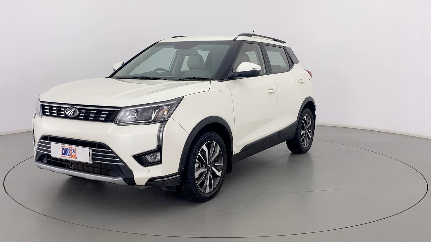 2022 Mahindra XUV300 W8 (O) AT, Petrol, Automatic, 20,094 km, Left Front Diagonal