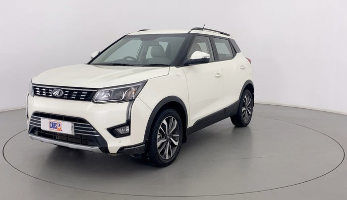 2022 Mahindra XUV300 W8 (O) AT, Petrol, Automatic, 20,094 km, Left Front Diagonal