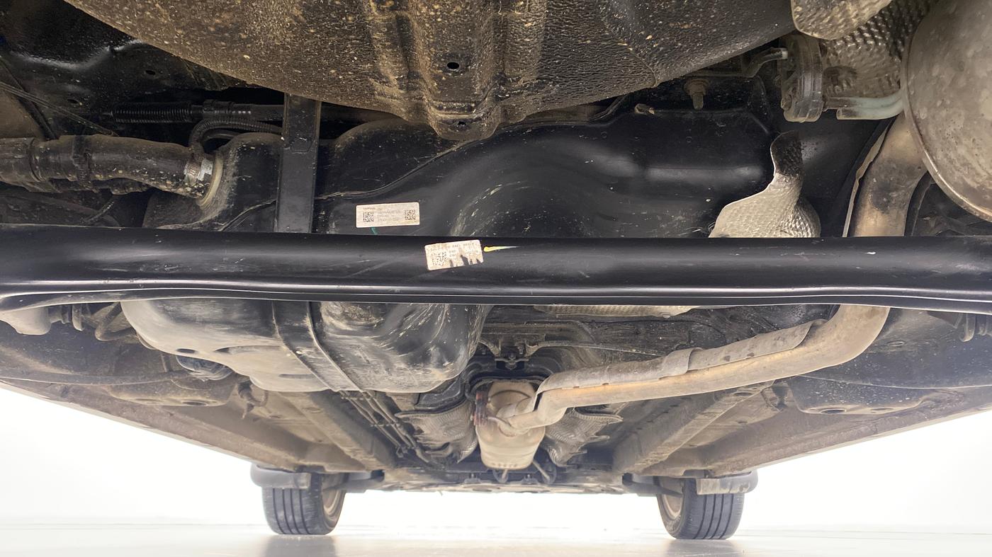 2022 Mahindra XUV300 W8 (O) AT, Petrol, Automatic, 20,094 km, Rear Underbody
