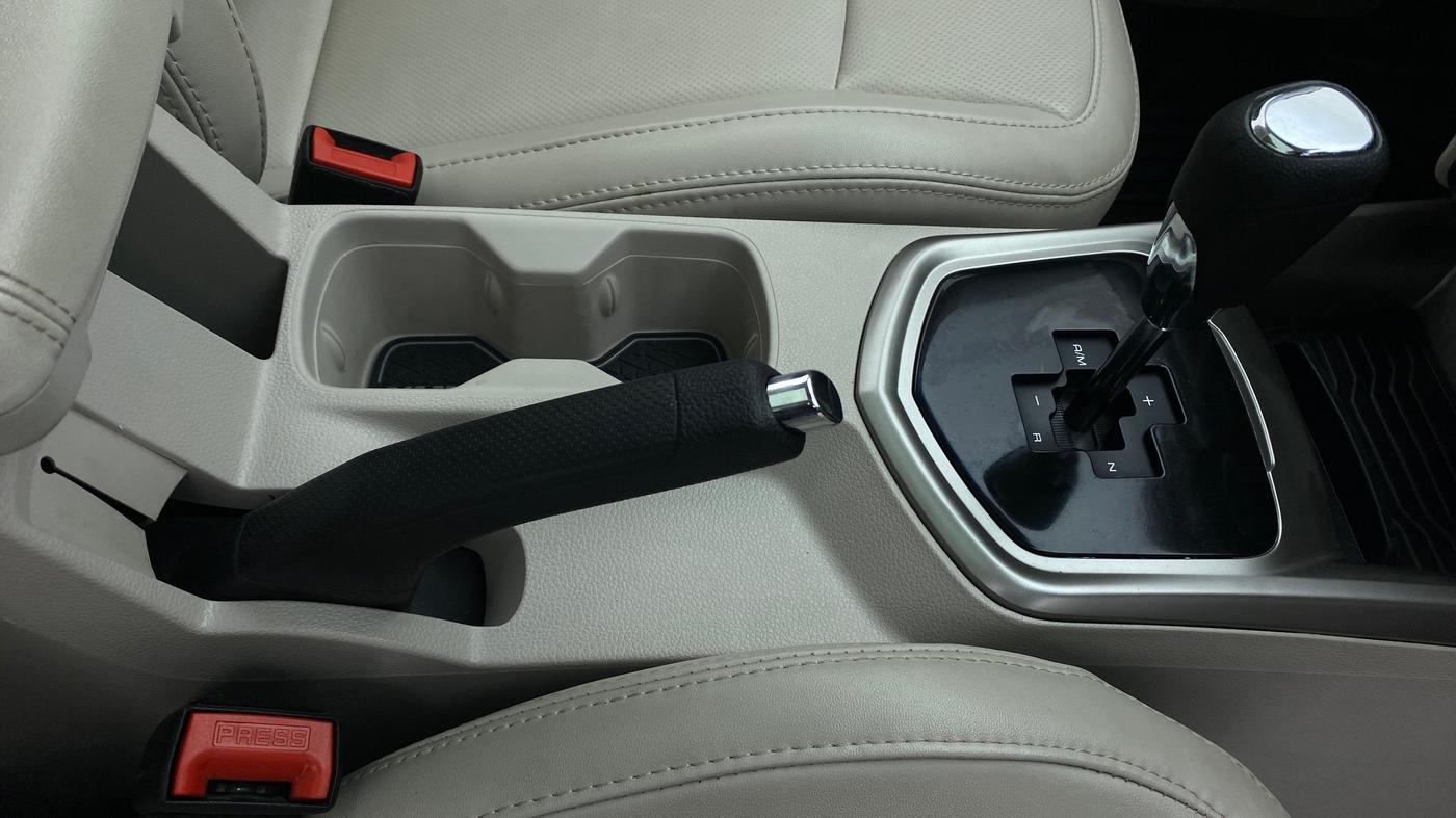 2022 Mahindra XUV300 W8 (O) AT, Petrol, Automatic, 20,094 km, Gear Lever