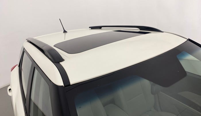 2022 Mahindra XUV300 W8 (O) AT, Petrol, Automatic, 20,094 km, Roof