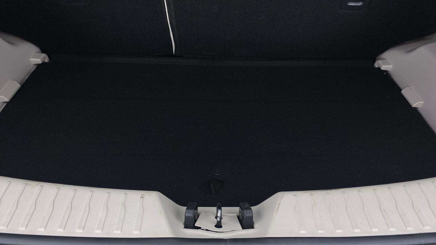 2022 Mahindra XUV300 W8 (O) AT, Petrol, Automatic, 20,094 km, Boot Inside
