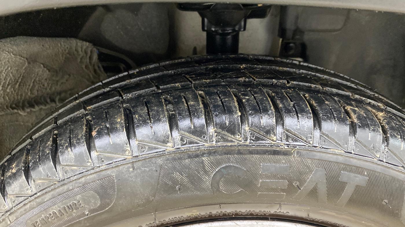 2023 Renault Kwid RXT 1.0 AMT, Petrol, Automatic, 8,436 km, Right Front Tyre Tread