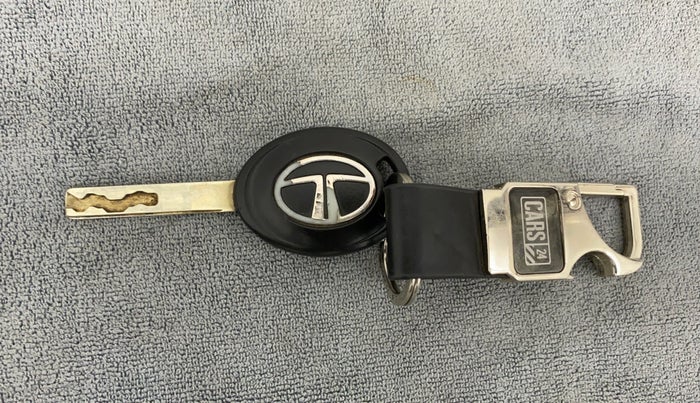 2021 Tata Tiago XE PETROL, Petrol, Manual, 26,368 km, Key Close Up