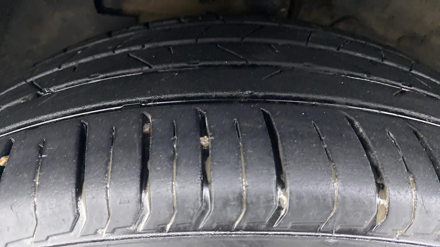 2020 Hyundai VENUE 1.0 TURBO GDI SX+ AT, Petrol, Automatic, 18,573 km, Left Front Tyre Tread