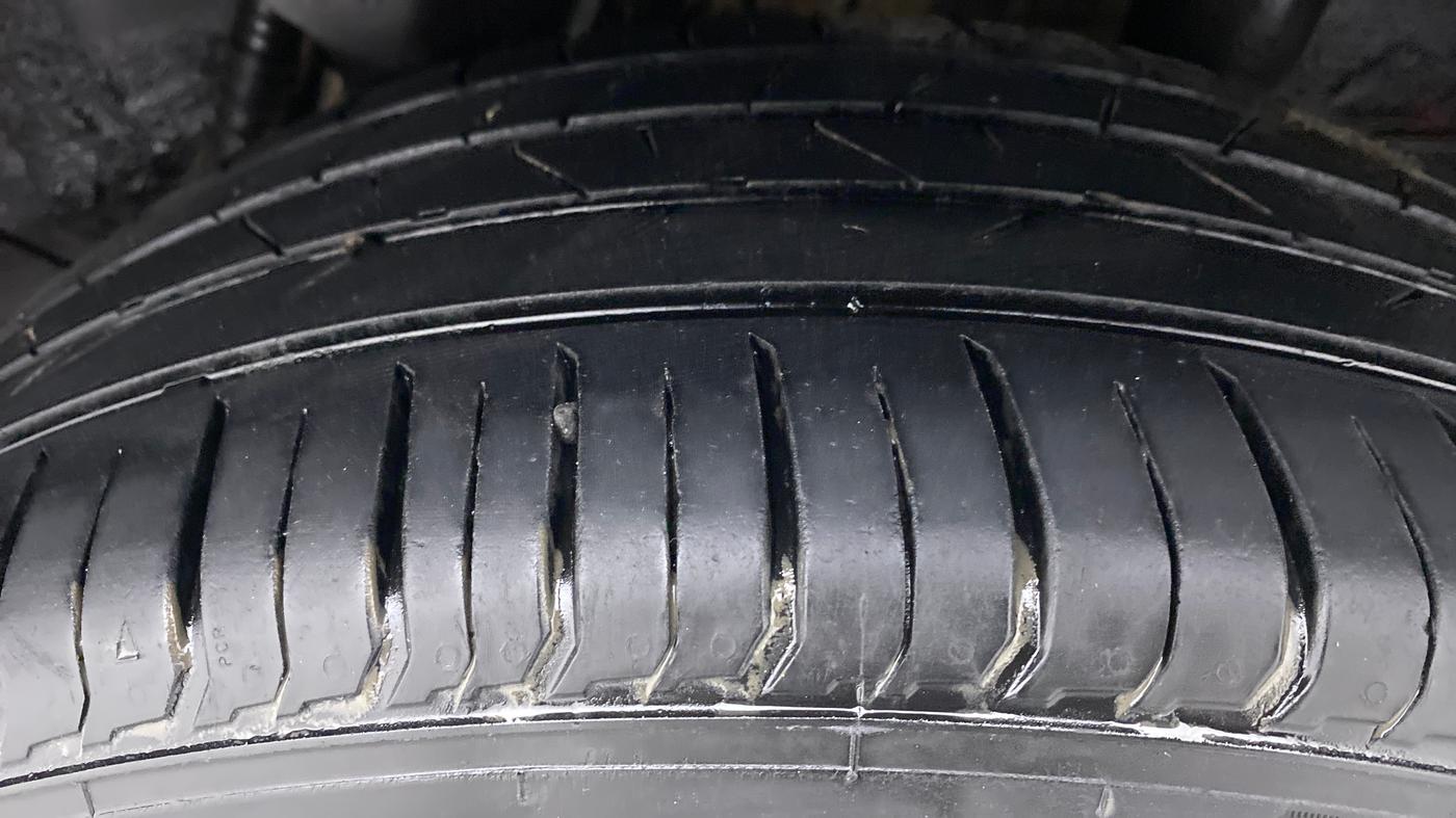 2020 Hyundai VENUE 1.0 TURBO GDI SX+ AT, Petrol, Automatic, 18,573 km, Left Rear Tyre Tread