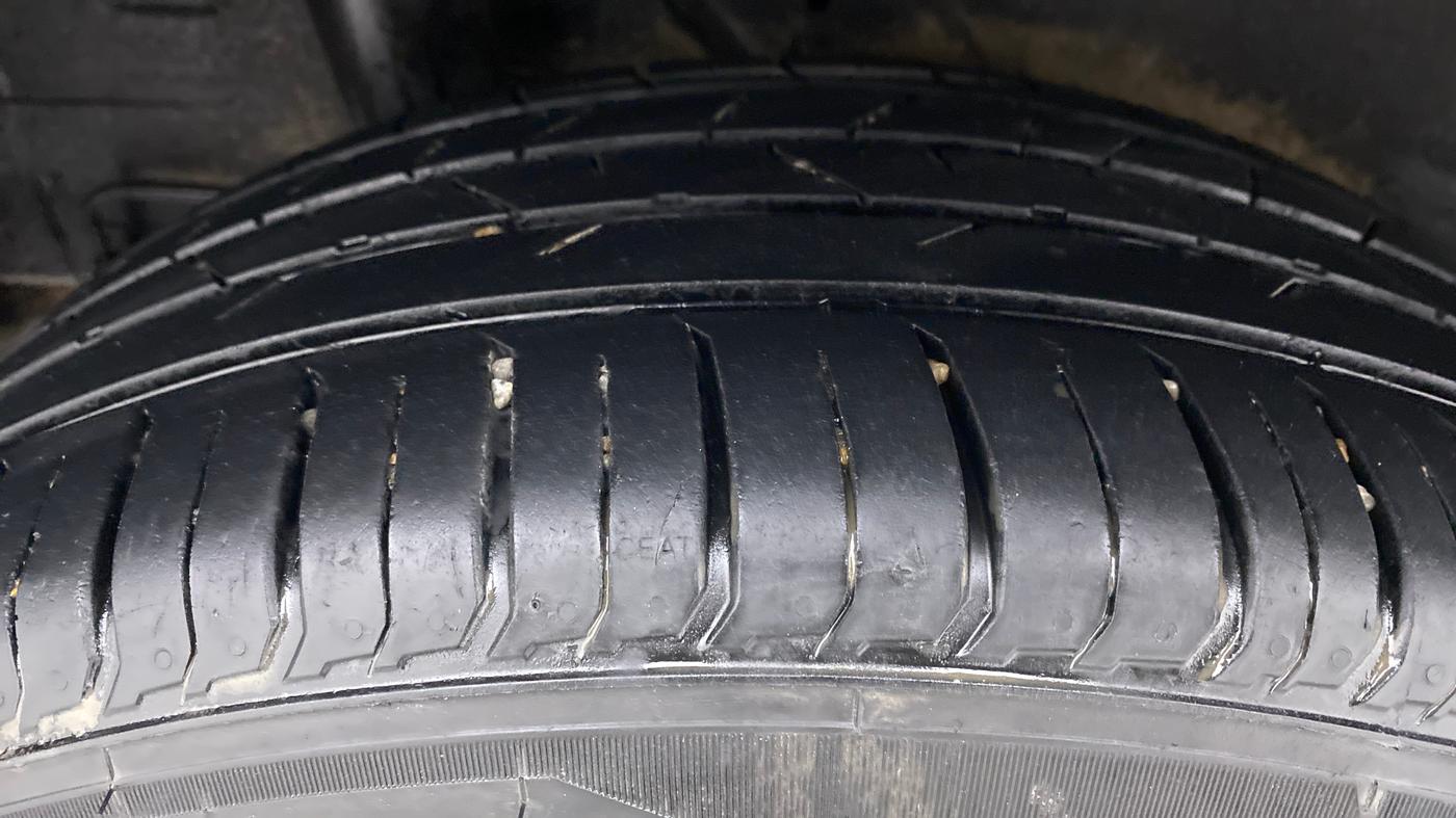 2020 Hyundai VENUE 1.0 TURBO GDI SX+ AT, Petrol, Automatic, 18,573 km, Right Rear Tyre Tread
