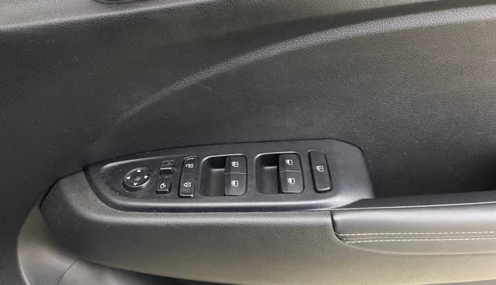 2021 Hyundai VENUE SX 1.0 (O) TURBO IMT, Petrol, Manual, 17,050 km, Driver Side Door Panels Control