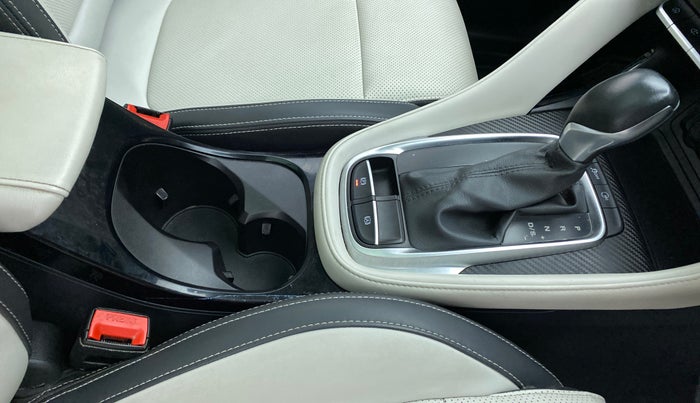 2022 MG ASTOR SAVVY 1.5 CVT IVORY, Petrol, Automatic, 5,985 km, Gear Lever