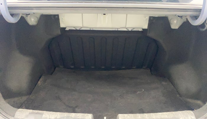 2014 Hyundai Xcent S (O) 1.2, Petrol, Manual, 64,015 km, Boot Inside