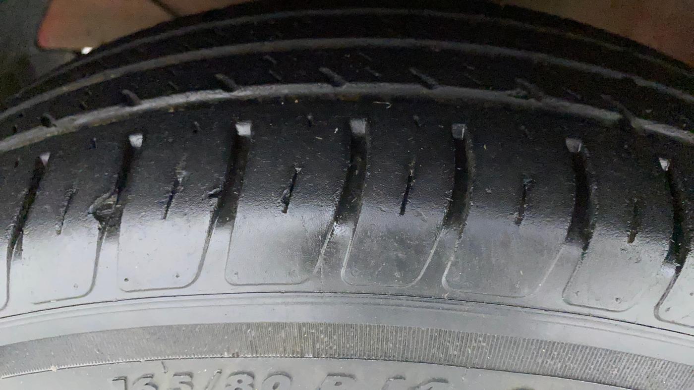2020 Maruti Swift VXI, Petrol, Manual, 38,938 km, Left Front Tyre Tread