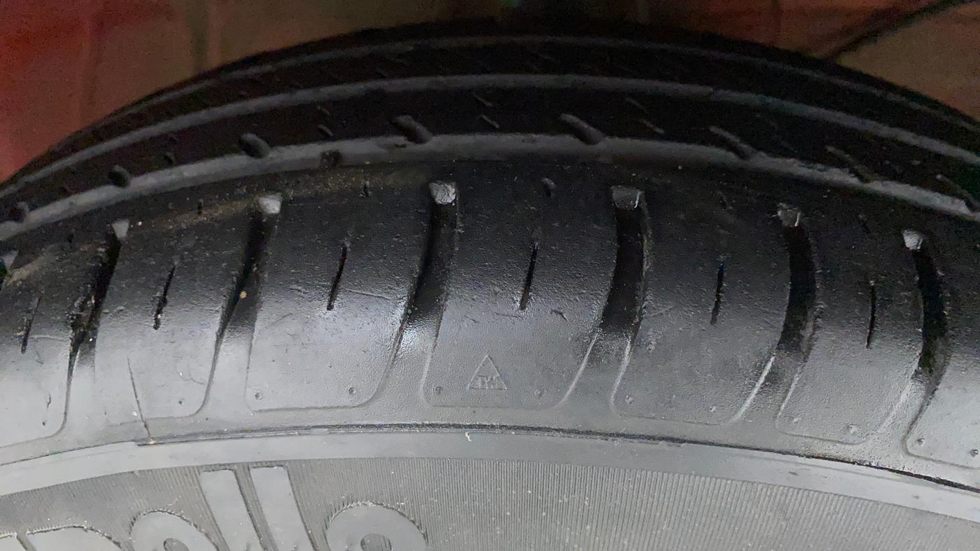 2020 Maruti Swift VXI, Petrol, Manual, 38,938 km, Right Front Tyre Tread
