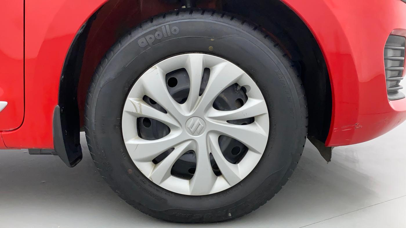 2020 Maruti Swift VXI, Petrol, Manual, 38,938 km, Right Front Wheel