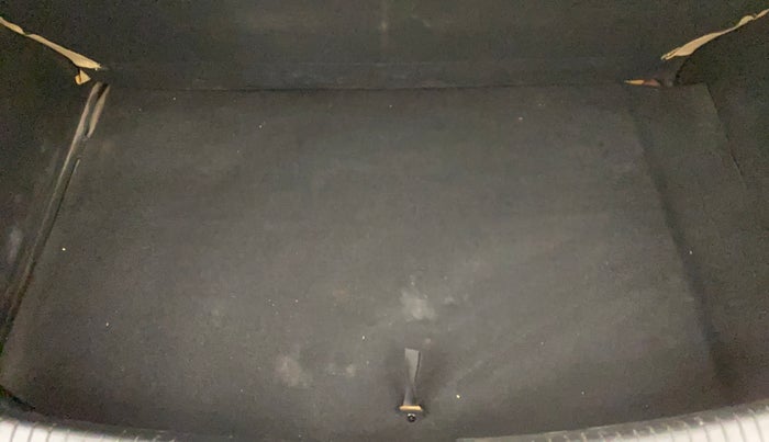 2017 Hyundai Grand i10 SPORTZ (O) 1.2 KAPPA VTVT, Petrol, Manual, 28,929 km, Boot Inside