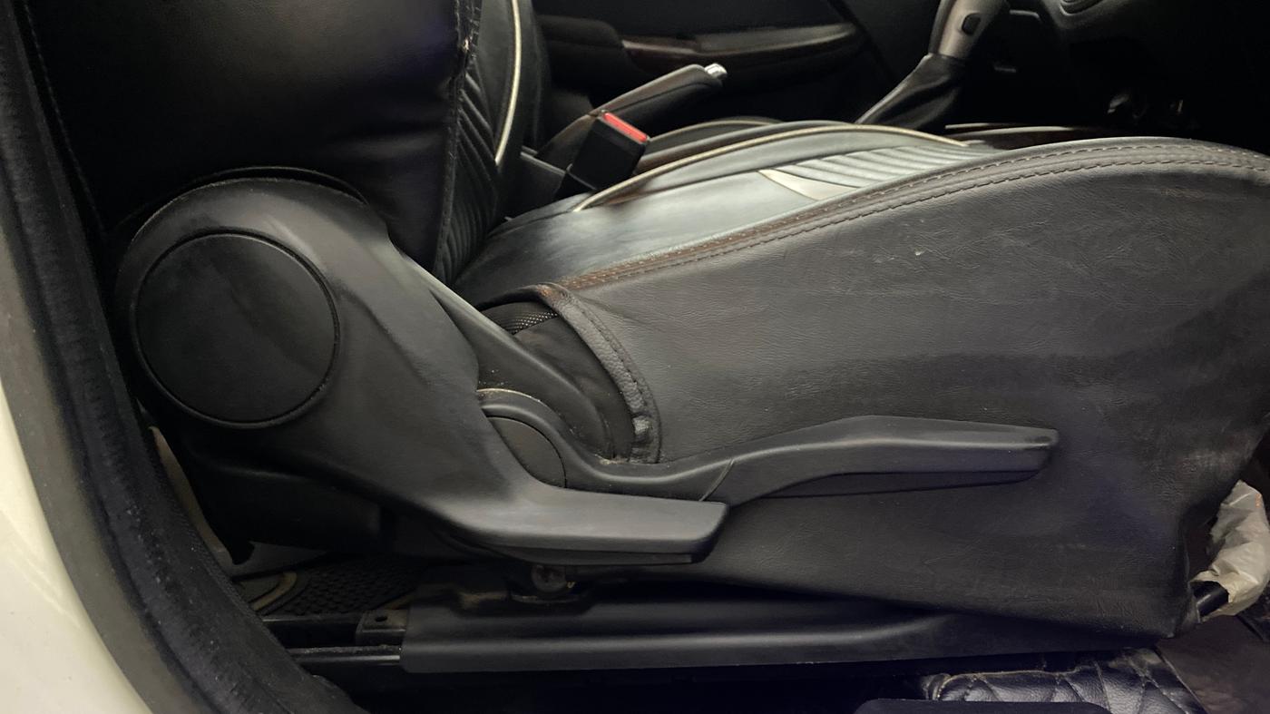 2021 Maruti Baleno ZETA CVT PETROL 1.2, Petrol, Automatic, 1,04,580 km, Driver Side Adjustment Panel