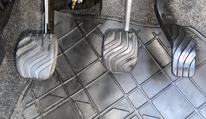 2019 Renault Kwid RXT 1.0 (O), Petrol, Manual, 5,890 km, Pedals