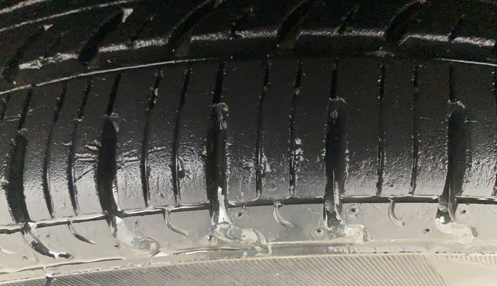 2019 Renault Kwid RXT 1.0 (O), Petrol, Manual, 5,890 km, Left Front Tyre Tread