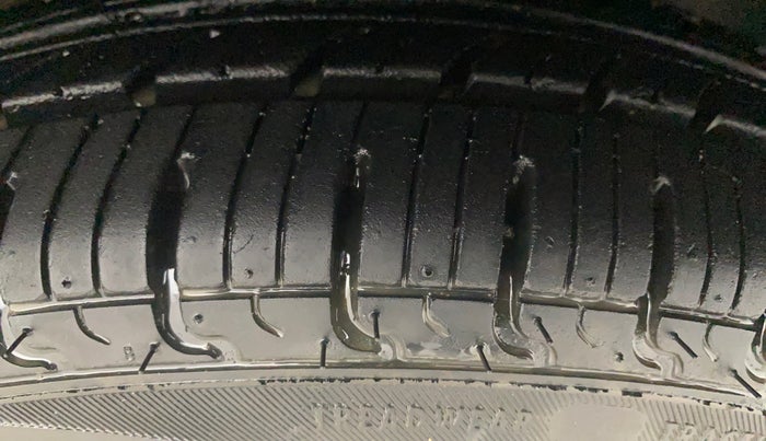 2019 Renault Kwid RXT 1.0 (O), Petrol, Manual, 5,890 km, Right Front Tyre Tread