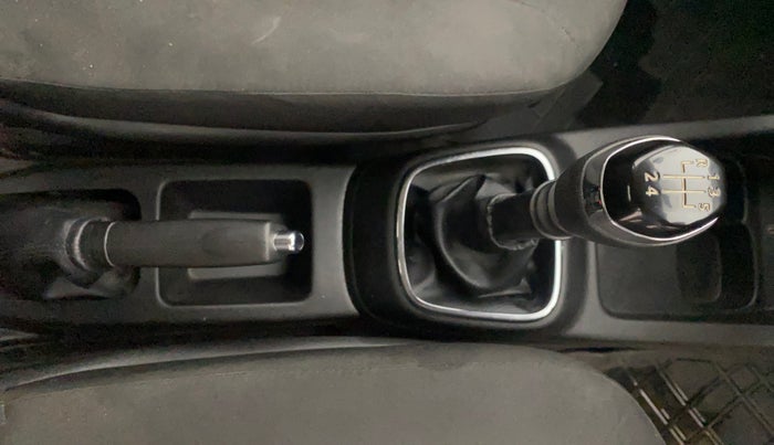 2019 Renault Kwid RXT 1.0 (O), Petrol, Manual, 5,890 km, Gear Lever