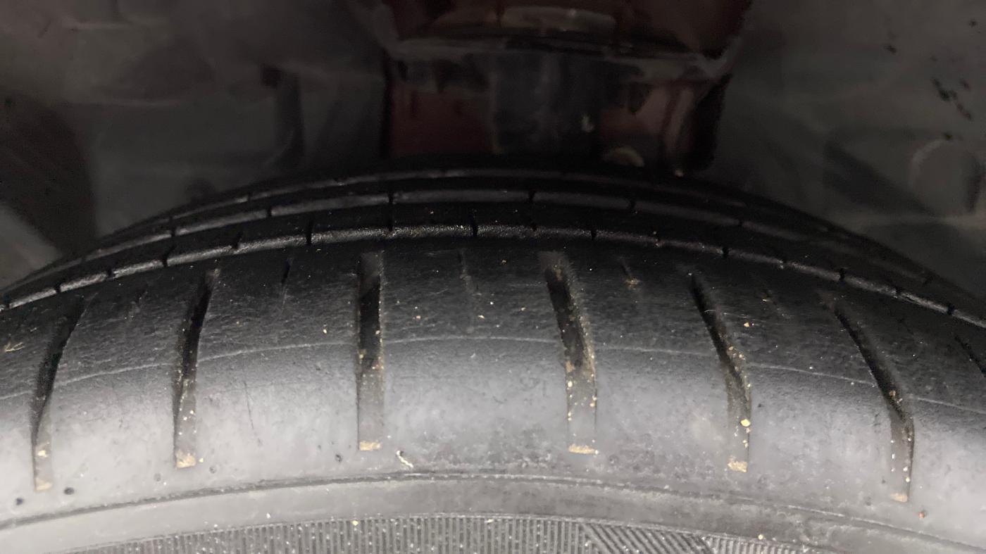 2021 Ford New Figo TITANIUM 1.2 PETROL AT, Petrol, Automatic, 16,997 km, Left Front Tyre Tread