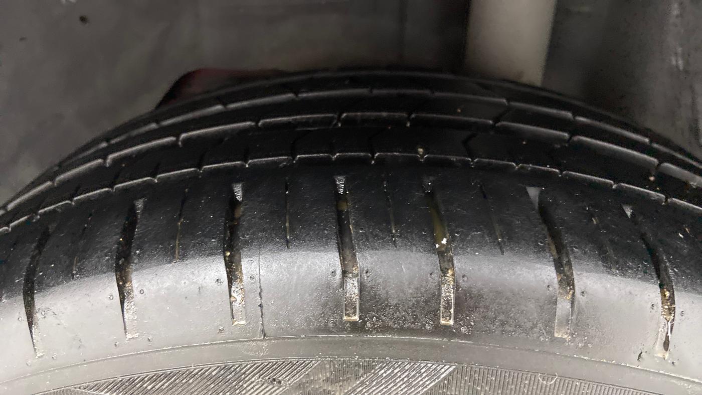 2021 Ford New Figo TITANIUM 1.2 PETROL AT, Petrol, Automatic, 16,997 km, Left Rear Tyre Tread