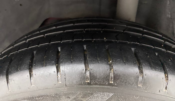 2021 Ford New Figo TITANIUM 1.2 PETROL AT, Petrol, Automatic, 16,997 km, Left Rear Tyre Tread