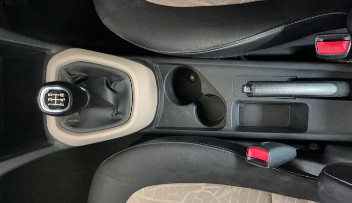 2019 Hyundai Grand i10 ASTA 1.2 KAPPA VTVT, Petrol, Manual, 1,04,358 km, Gear Lever