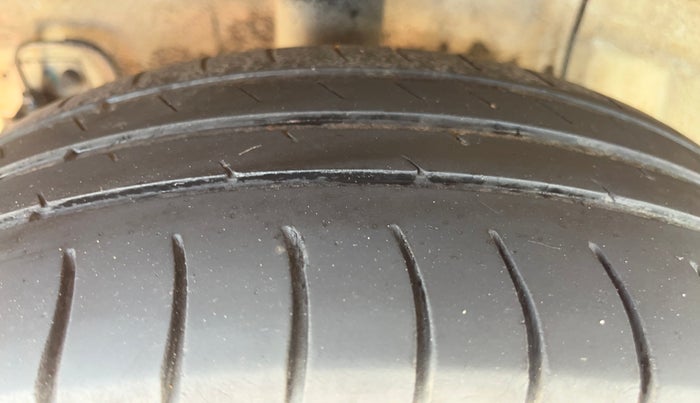 2019 Hyundai Grand i10 ASTA 1.2 KAPPA VTVT, Petrol, Manual, 1,04,358 km, Right Rear Tyre Tread