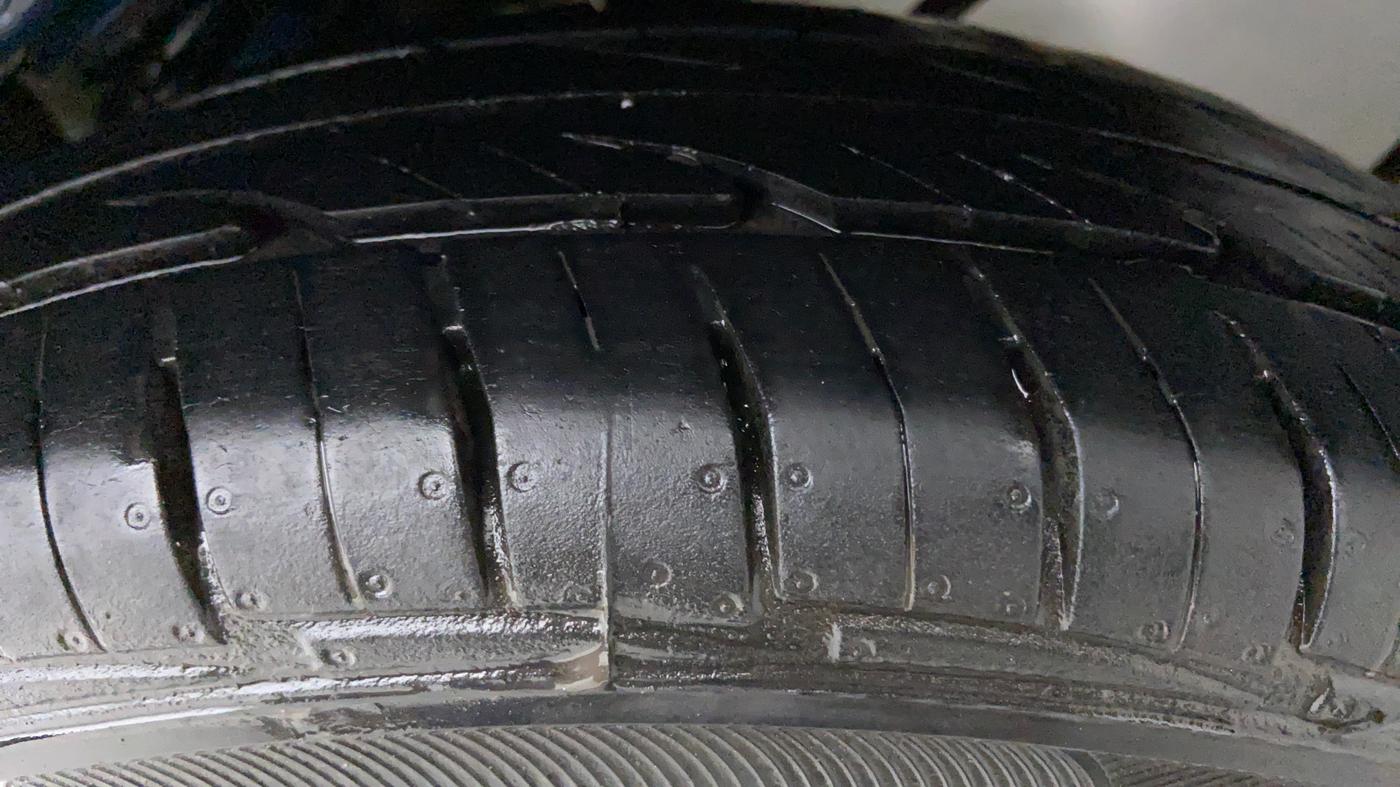2013 Maruti Alto 800 LXI CNG, CNG, Manual, 57,562 km, Left Front Tyre Tread