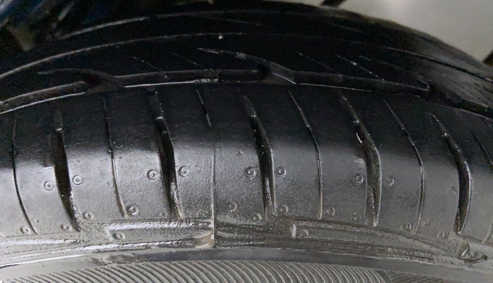 2013 Maruti Alto 800 LXI CNG, CNG, Manual, 57,562 km, Left Front Tyre Tread