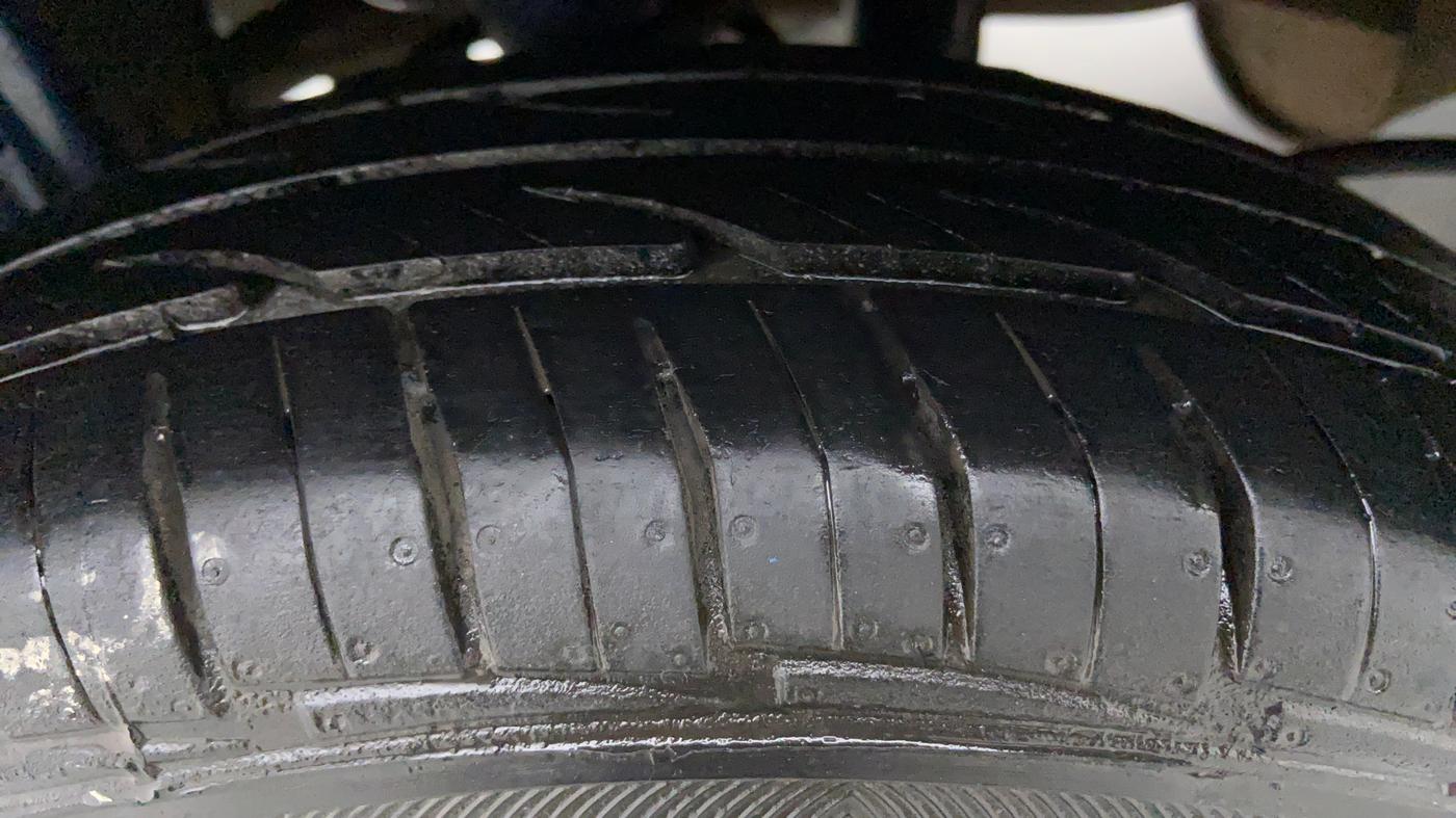 2013 Maruti Alto 800 LXI CNG, CNG, Manual, 57,562 km, Right Front Tyre Tread
