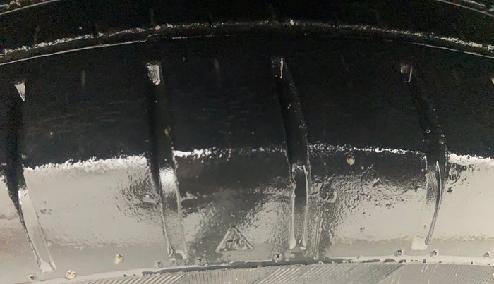 2019 Maruti Swift ZXI AMT, Petrol, Automatic, 40,115 km, Left Front Tyre Tread