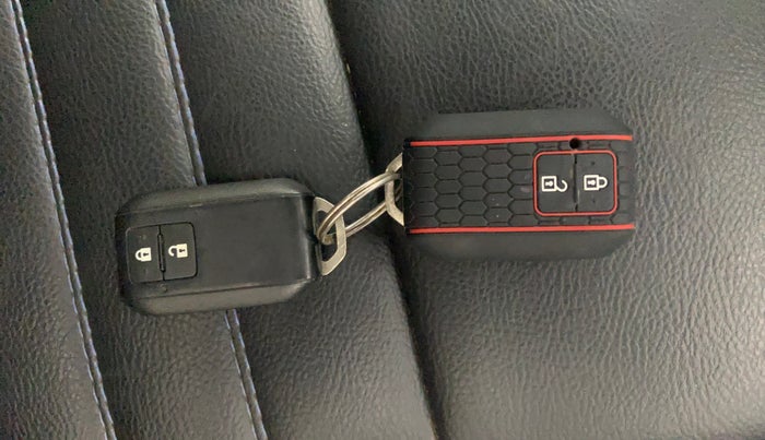 2019 Maruti Swift ZXI AMT, Petrol, Automatic, 40,115 km, Key Close Up
