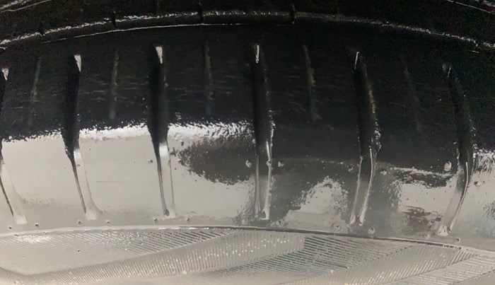 2019 Maruti Swift ZXI AMT, Petrol, Automatic, 40,115 km, Right Front Tyre Tread