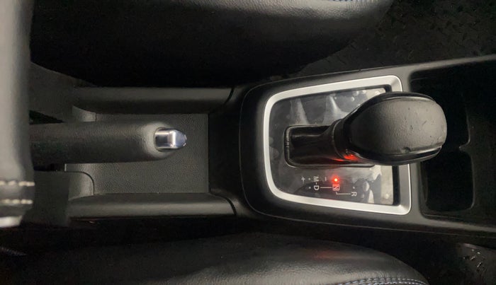 2019 Maruti Swift ZXI AMT, Petrol, Automatic, 40,115 km, Gear Lever
