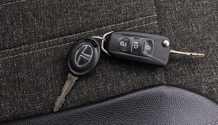 2018 Tata Tiago XZ PETROL, Petrol, Manual, 75,156 km, Key Close Up