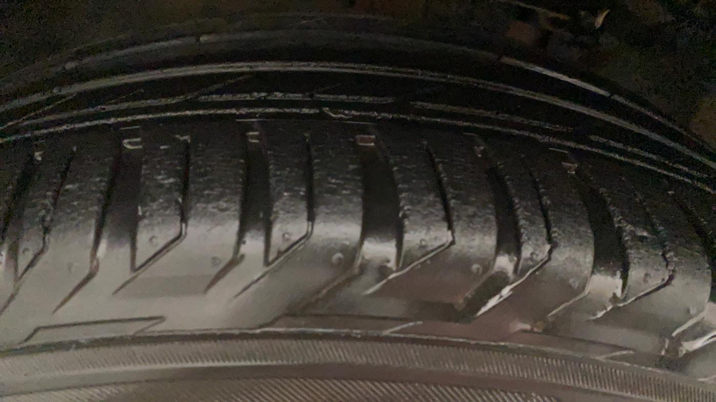 2019 Jeep Compass LIMITED PLUS PETROL AT, Petrol, Automatic, 37,803 km, Right Rear Tyre Tread