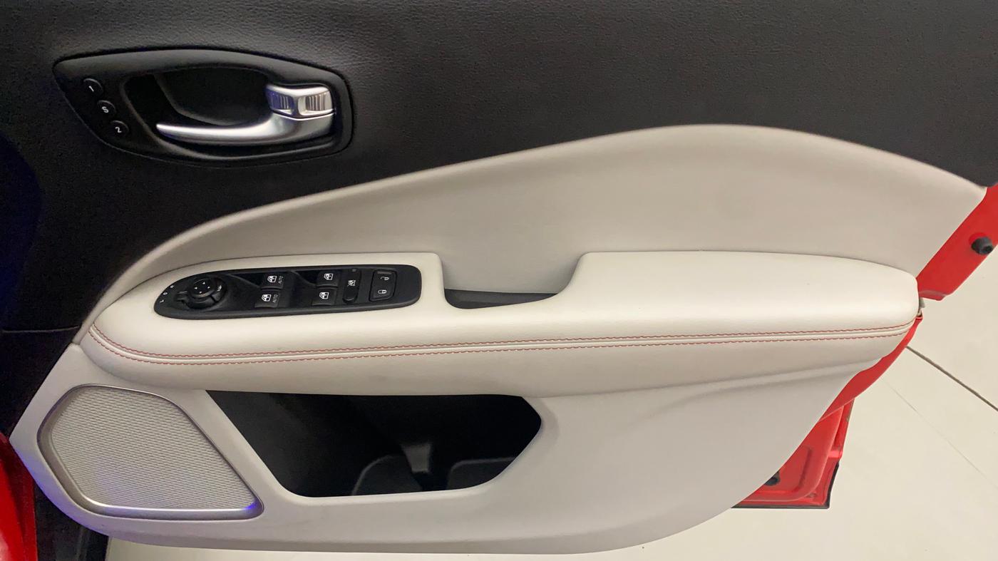 2019 Jeep Compass LIMITED PLUS PETROL AT, Petrol, Automatic, 37,803 km, Driver Side Door Panels Control