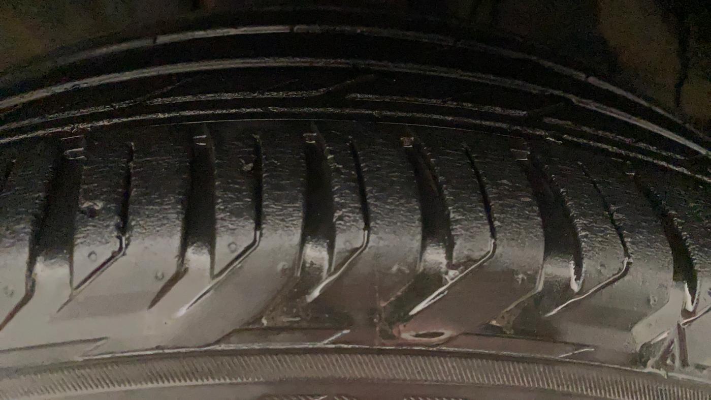 2019 Jeep Compass LIMITED PLUS PETROL AT, Petrol, Automatic, 37,803 km, Left Rear Tyre Tread