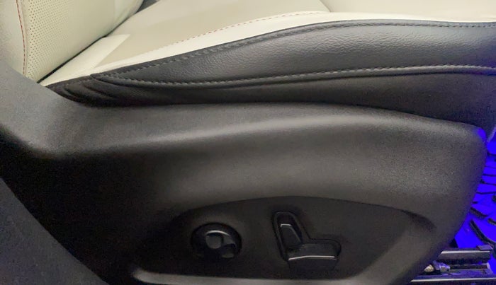 2019 Jeep Compass LIMITED PLUS PETROL AT, Petrol, Automatic, 37,629 km, Driver Side Adjustment Panel