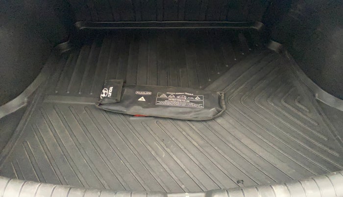 2018 Hyundai Verna 1.6 VTVT SX O, Petrol, Manual, 59,644 km, Boot Inside