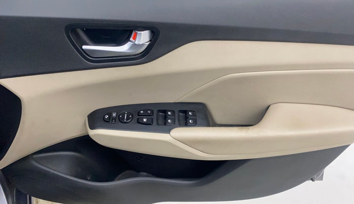 2018 Hyundai Verna 1.6 VTVT SX O, Petrol, Manual, 59,644 km, Driver Side Door Panels Control