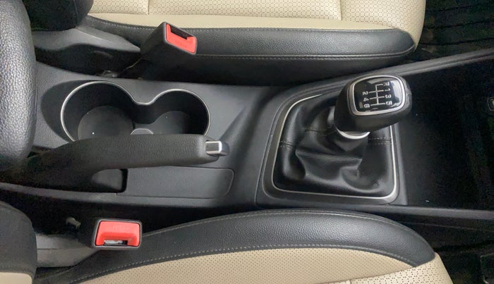 2018 Hyundai Verna 1.6 VTVT SX O, Petrol, Manual, 59,644 km, Gear Lever