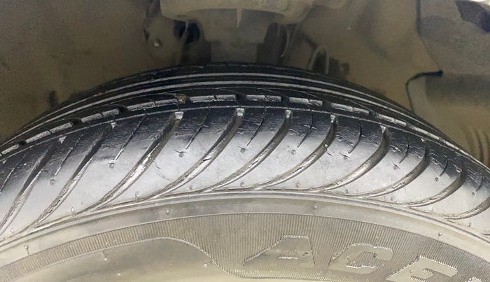 2012 Hyundai i20 SPORTZ 1.4 CRDI, Diesel, Manual, 63,414 km, Right Front Tyre Tread