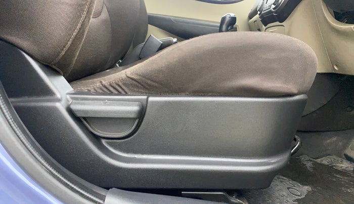 2012 Hyundai i20 SPORTZ 1.4 CRDI, Diesel, Manual, 63,414 km, Driver Side Adjustment Panel