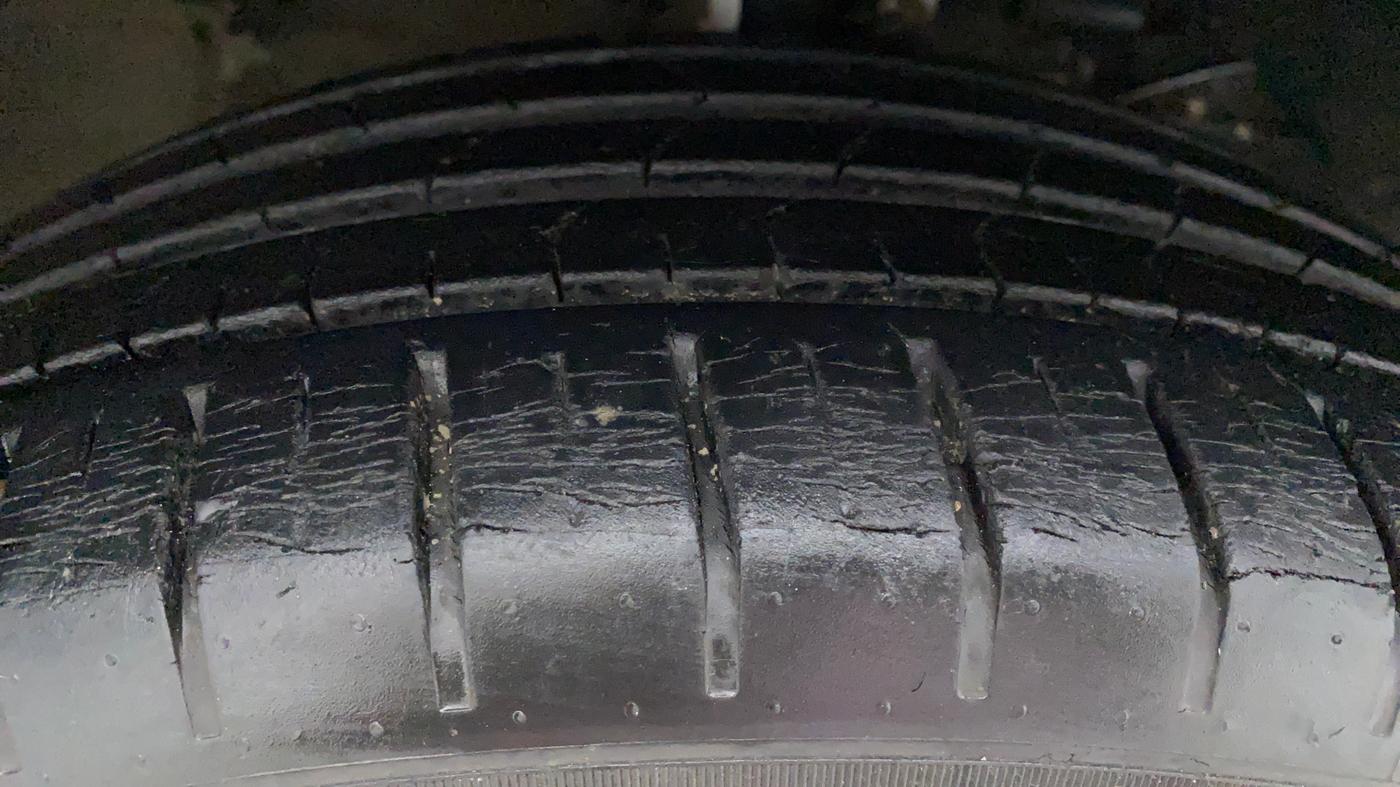 2016 Maruti Baleno ALPHA DDIS 190, Diesel, Manual, 21,195 km, Left Front Tyre Tread