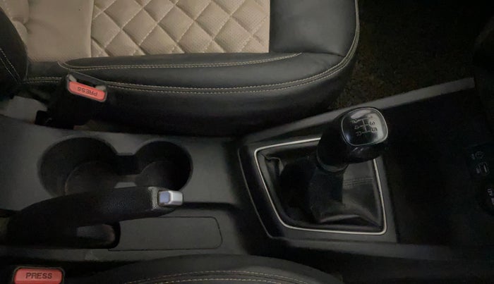 2018 Hyundai Elite i20 MAGNA EXECUTIVE 1.2, Petrol, Manual, 1,11,225 km, Gear Lever