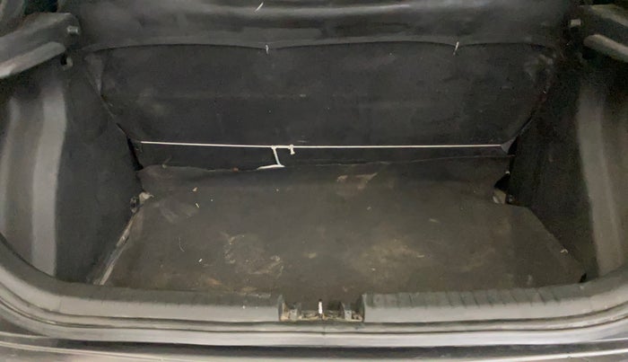 2018 Hyundai Elite i20 MAGNA EXECUTIVE 1.2, Petrol, Manual, 1,11,225 km, Boot Inside